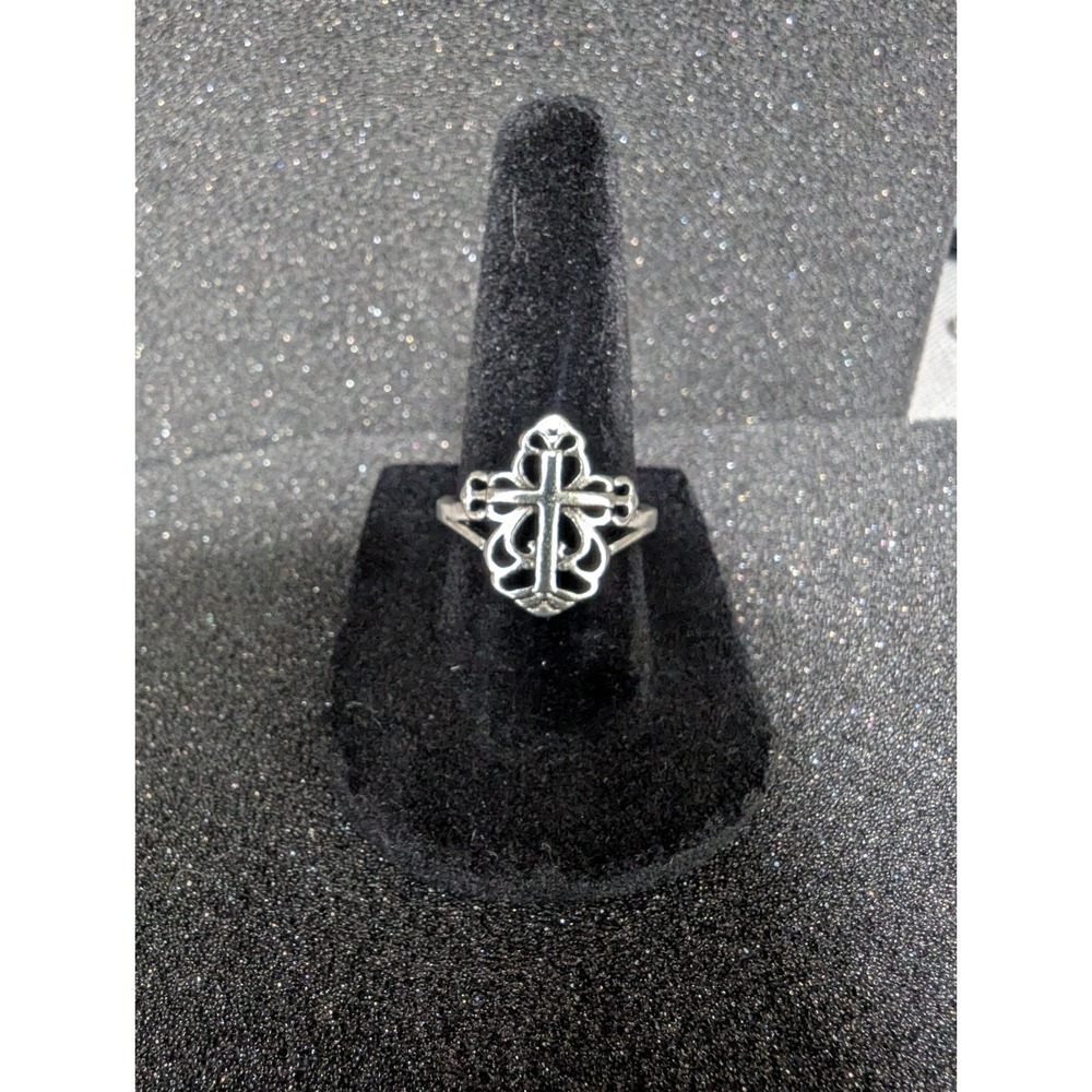 Silver Toned Cross Design Ring -‎ size 7